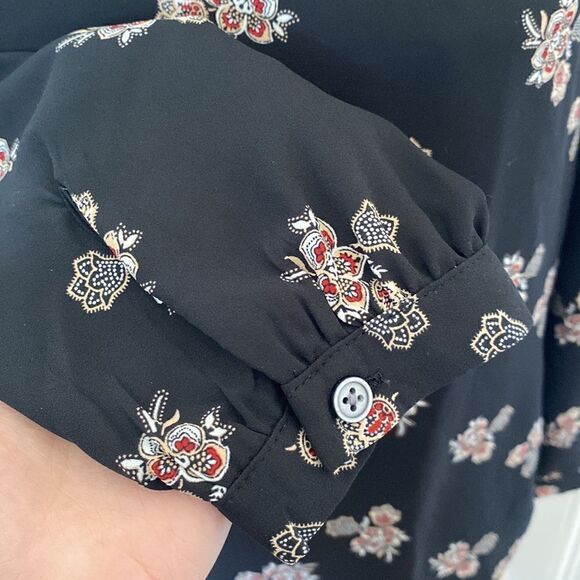 Worn Once! LOFT Blouse Black with flowers Size XS - Picture 3 of 6